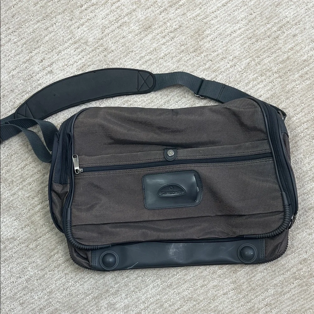 Samsonite Vintage Travel Messenger Bag Brown Gray Carry On Laptop Overnight